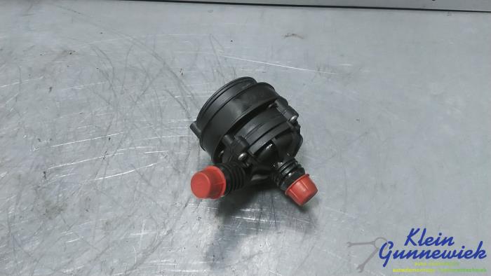 Begagnade Vattenpump Mercedes CLA Pris € 113,00 Marginaltabell erbjuds av Klein Gunnewiek Autodemontage & Motorentechniek