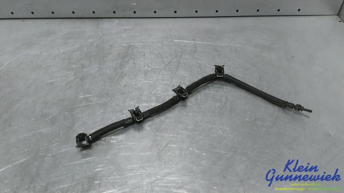 Używane Przewód paliwowy Volkswagen Multivan T7 Cena € 30,00 Procedura marży oferowane przez Klein Gunnewiek Autodemontage & Motorentechniek