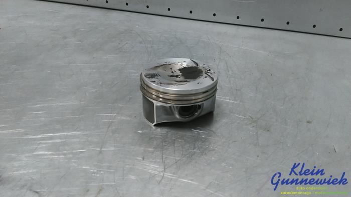 Usagé Piston Audi RS3 Prix € 120,00 Règlement à la marge proposé par Klein Gunnewiek Autodemontage & Motorentechniek