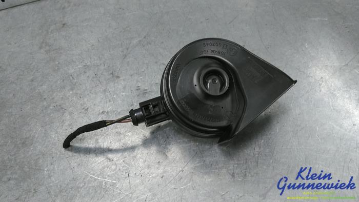 Używane Klakson Volkswagen Multivan T7 Cena € 25,00 Procedura marży oferowane przez Klein Gunnewiek Autodemontage & Motorentechniek