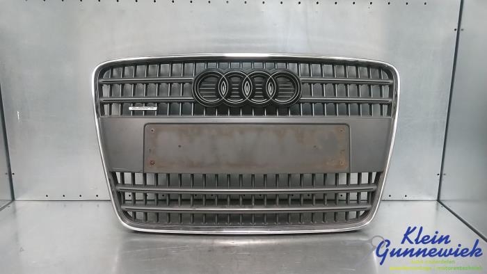 Używane Grill Audi Q7 Cena € 95,00 Procedura marży oferowane przez Klein Gunnewiek Autodemontage & Motorentechniek