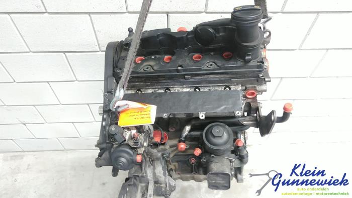 Motor van een Volkswagen Bestel 2010