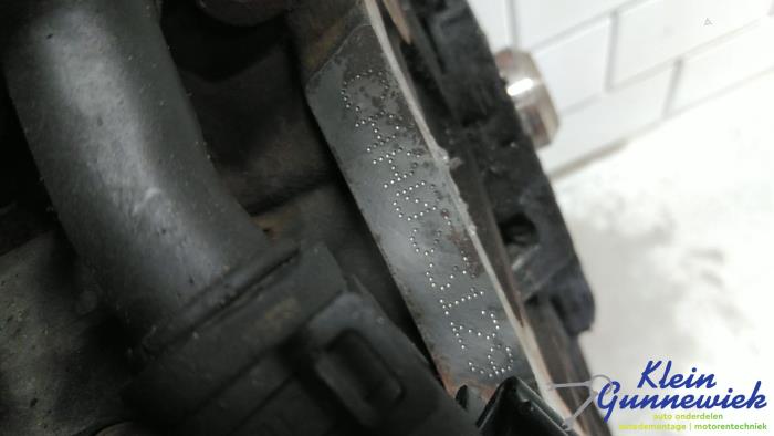 Motor van een Volkswagen Bestel 2010