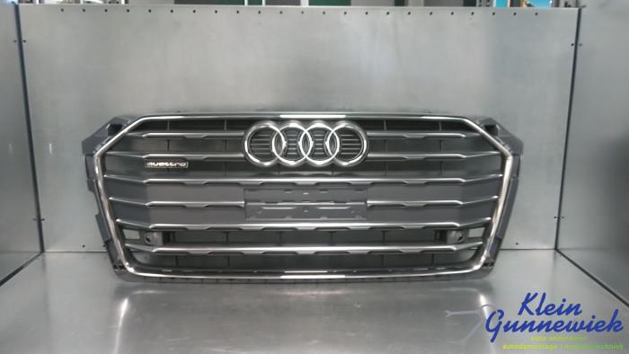 Używane Grill Audi A5 Cena € 245,00 Procedura marży oferowane przez Klein Gunnewiek Autodemontage & Motorentechniek