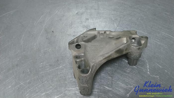 Used Engine mount Volkswagen Golf Price € 25,00 Margin scheme offered by Klein Gunnewiek Autodemontage & Motorentechniek