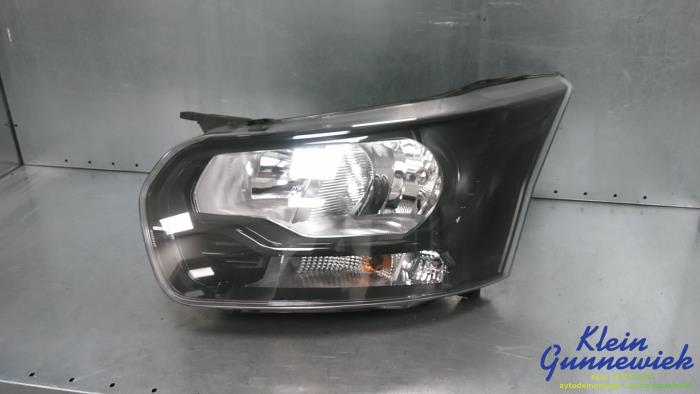 Używane Reflektor lewy Ford Transit Cena € 195,00 Procedura marży oferowane przez Klein Gunnewiek Autodemontage & Motorentechniek