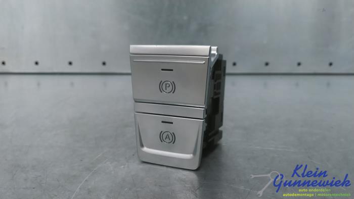 Używane Przelacznik hamulca postojowego Audi S6 Cena € 35,00 Procedura marży oferowane przez Klein Gunnewiek Autodemontage & Motorentechniek