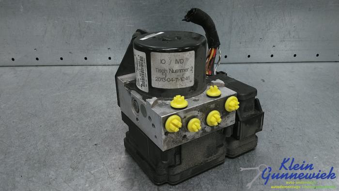 Used ABS pump Ford Focus Price € 72,00 Margin scheme offered by Klein Gunnewiek Autodemontage & Motorentechniek