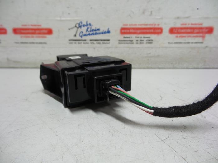 Parking brake switch Renault Laguna 363210001R M9R814