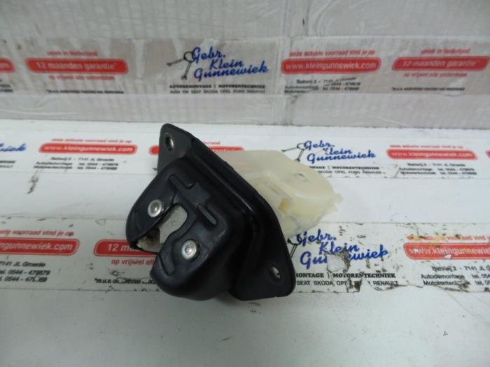 Tailgate lock mechanism Renault Koleos I 2.5 16V