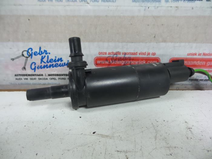 Skoda Octavia Headlight washer pumps stock