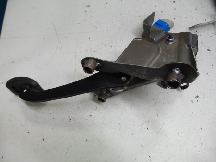 Clutch pedal Dacia Logan MCV II/Sandero Wagon 0.9 TCE 12V 465031703R