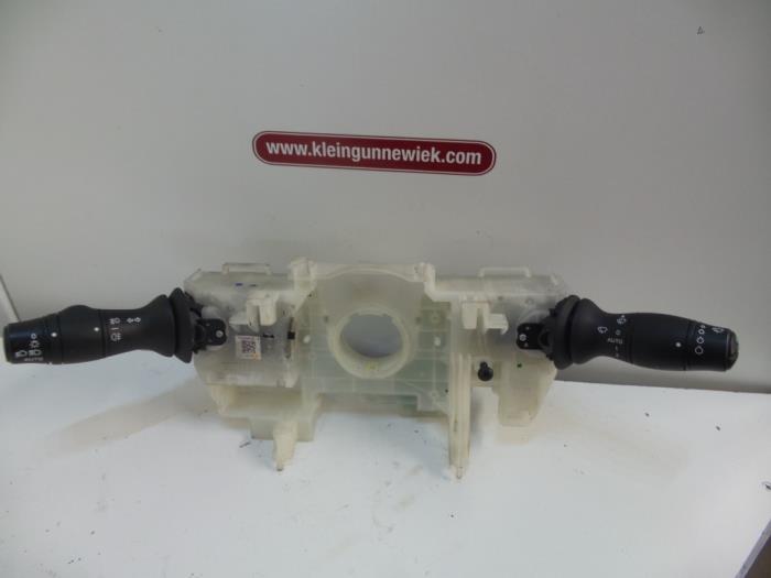 Steering column stalks with part number 255670020R stock