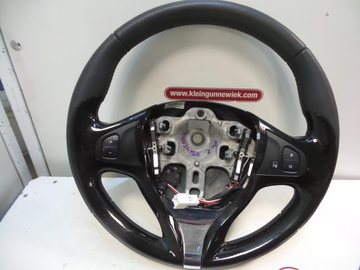 Used Renault Clio Iv 5r 0 9 Energy Tce 90 12v Steering Wheel Steering Wheel From A Renault Clio Iv 5r 0 9 Energy Tce 90 12v 2017