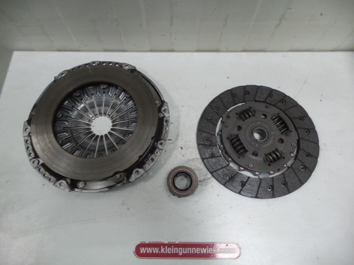 Used Audi A3 Clutch kit 04E141026B RGN0AJ Gebr.Klein Gunnewiek Ho.BV