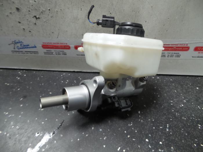 Used Volkswagen Caddy IV 2.0 TDI 102 Master cylinder 1K1611301D
