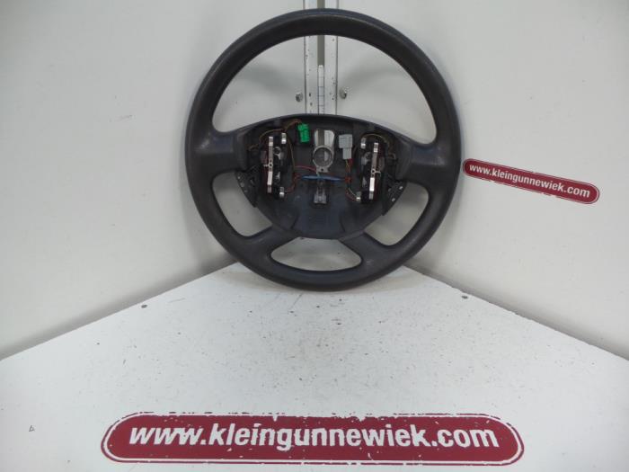 Opel Vivaro 01 Steering wheels stock
