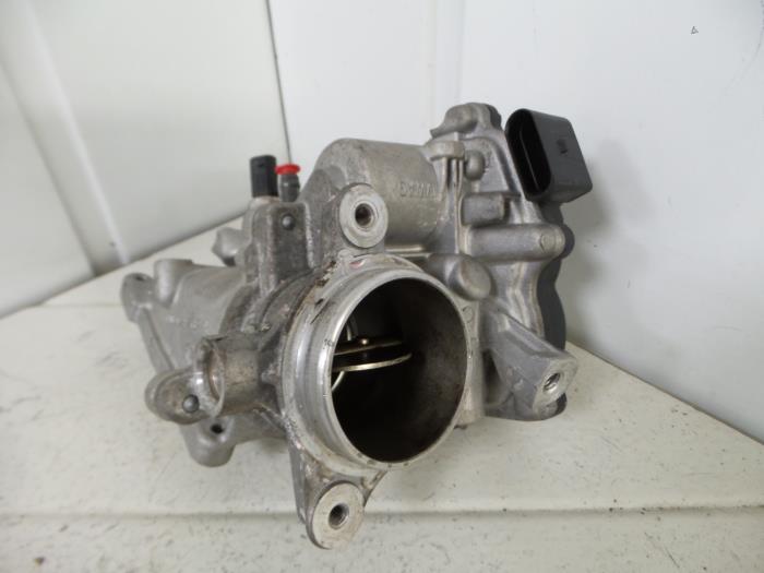 Throttle body Volkswagen Passat 04L128059R CRLB VALEO