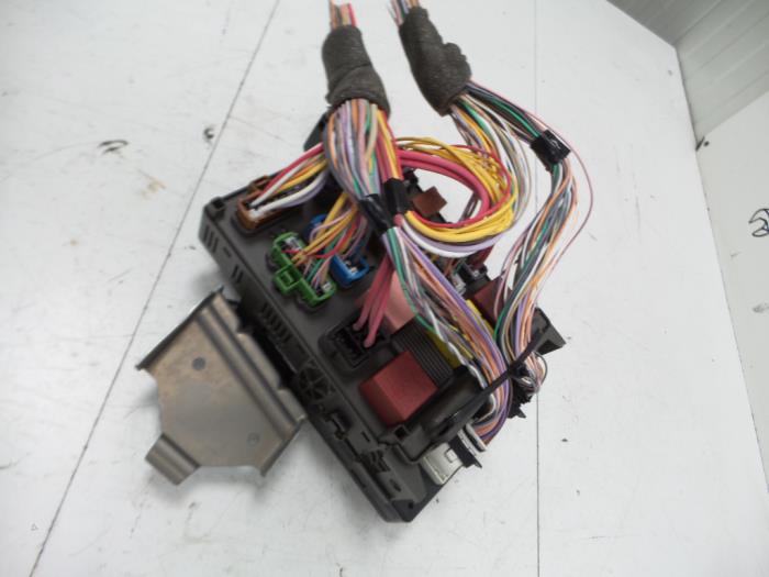 Caja de fusibles Renault Espace 2.0 Turbo 16V Grand Espace 8200447438 Caja de fusibles Renault Espace 2.0 Turbo 16V Grand Espace 8200447438