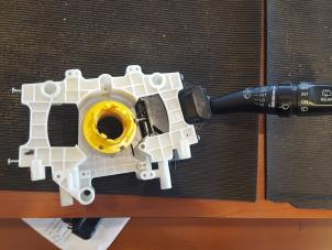 Usados Interruptor de limpiaparabrisas Hyundai Tucson (JM) 2.0 16V CVVT 4x2 Precio € 30,00 Norma de margen ofrecido por Verhoef Cars & Parts