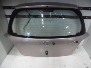 Gebrauchte Heckklappe Toyota Yaris (P1) 1.3 16V VVT-i Preis auf Anfrage angeboten von Verhoef Cars & Parts