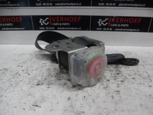 Gebrauchte Sicherheitsgurt links hinten Toyota Yaris (P1) 1.3 16V VVT-i Preis € 25,00 Margenregelung angeboten von Verhoef Cars & Parts