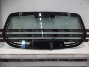 Used Rear window Hyundai Tucson (JM) 2.0 16V CVVT 4x2 Price € 75,00 Margin scheme offered by Verhoef Cars & Parts