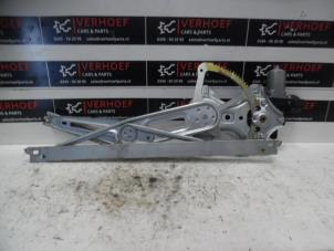 Gebrauchte Fenstermechanik 4-türig rechts vorne Toyota Yaris III (P13) 1.0 12V VVT-i Preis € 50,00 Margenregelung angeboten von Verhoef Cars & Parts