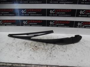 Used Rear wiper arm Toyota Yaris III (P13) 1.0 12V VVT-i Price on request offered by Verhoef Cars & Parts
