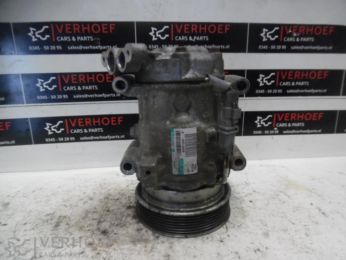 Usagé Compresseur de clim Renault Clio III (BR/CR) 1.2 16V 75 Prix € 75,00 Règlement à la marge proposé par Verhoef Cars & Parts