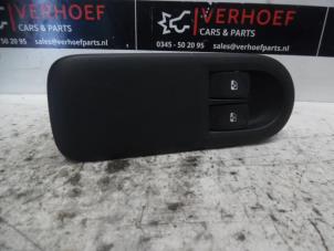 Used Multi-functional window switch Renault Clio III (BR/CR) 1.2 16V 75 Price on request offered by Verhoef Cars & Parts