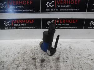 Used Windscreen washer pump Renault Clio III (BR/CR) 1.2 16V 75 Price on request offered by Verhoef Cars & Parts