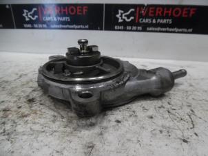 Used Vacuum pump (diesel) Toyota Auris (E15) 1.4 D-4D-F 16V Price on request offered by Verhoef Cars & Parts