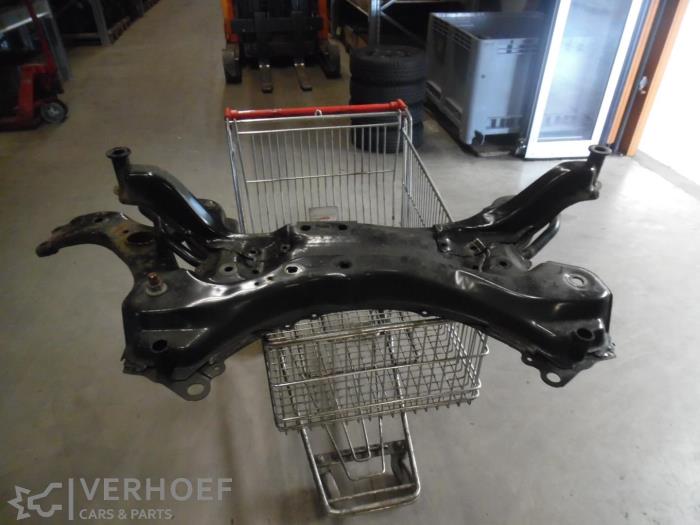 Usados Subchasis Toyota Auris (E15) 1.4 D-4D-F 16V Precio de solicitud ofrecido por Verhoef Cars & Parts