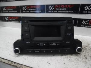 Usagé Radio/Lecteur CD Hyundai i10 (B5) 1.0 12V Prix € 75,00 Règlement à la marge proposé par Verhoef Cars & Parts