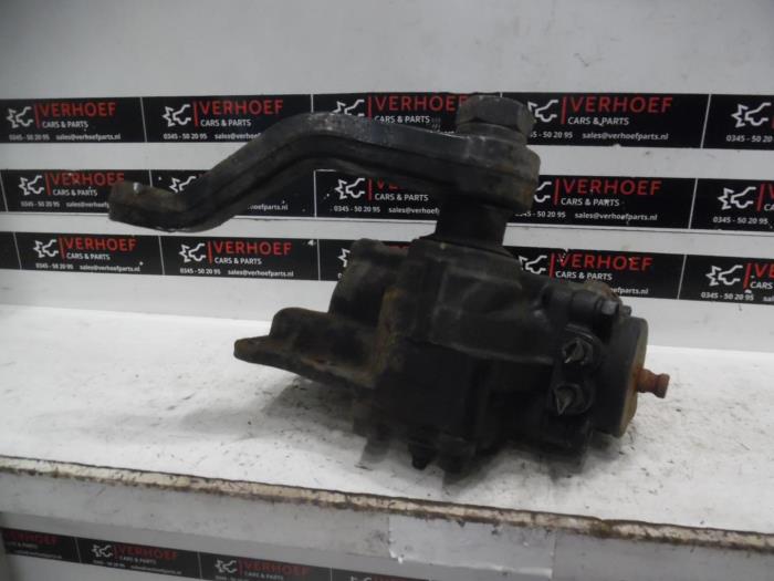 Power steering box from a Mitsubishi Canter 3.0 Di-D 16V 2005