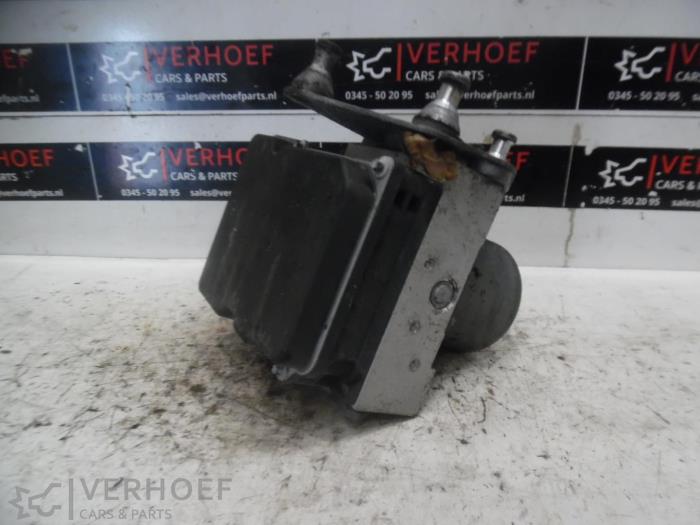 Begagnade ABS-pump Volkswagen Crafter 2.5 TDI 30/32/35/46/50 Pris € 181,50 Inklusive moms erbjuds av Verhoef Cars & Parts