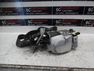 Used Front seatbelt, left Hyundai i30 (FD) Price on request offered by Verhoef Cars & Parts