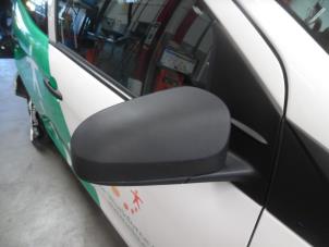 Usagé Rétroviseur extérieur droit Toyota Aygo (B40) 1.0 12V VVT-i Prix € 50,00 Règlement à la marge proposé par Verhoef Cars & Parts