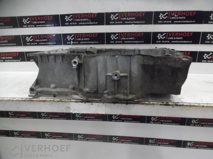Usagé Couvercle carter Hyundai iX35 (LM) 2.0 CRDi 16V Prix sur demande proposé par Verhoef Cars & Parts