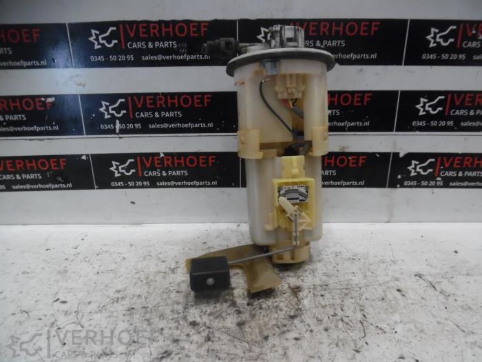 Used Petrol pump Toyota Celica (ZZT230/231) 1.8i 16V Price € 50,00 Margin scheme offered by Verhoef Cars & Parts