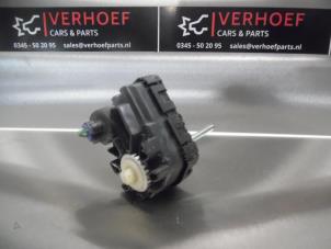 Used Headlight motor Toyota iQ 1.0 12V VVT-i Price on request offered by Verhoef Cars & Parts