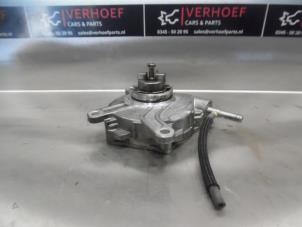 Used Vacuum pump (diesel) Toyota Avensis Wagon (T27) 2.2 16V D-4D-F 150 Price on request offered by Verhoef Cars & Parts