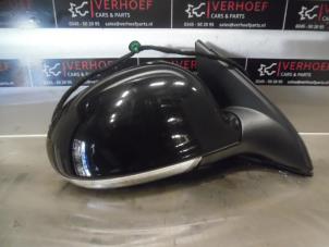 Used Wing mirror, right Volkswagen Golf V Variant (1K5) 2.0 TDI DPF Price on request offered by Verhoef Cars & Parts