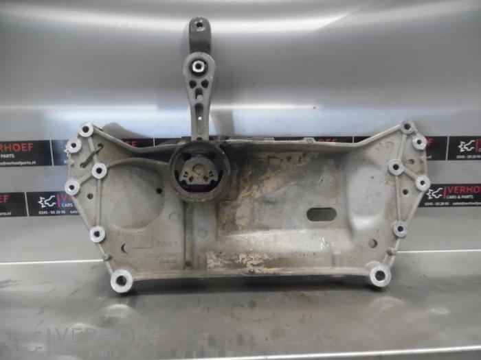 Used Subframe Volkswagen Golf V Variant (1K5) 2.0 TDI DPF Price on request offered by Verhoef Cars & Parts