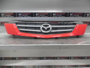 Używane Grill Mazda Demio (DW) 1.3 16V Cena € 30,00 Procedura marży oferowane przez Verhoef Cars & Parts