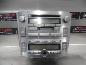 Gebrauchte Radio CD Spieler Toyota Avensis Wagon (T25/B1E) 1.8 16V VVT-i Preis auf Anfrage angeboten von Verhoef Cars & Parts