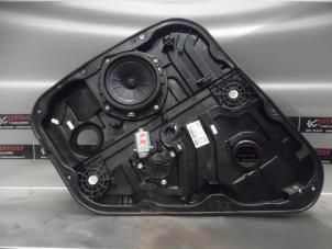 Usagé Mécanique vitre 4portes arrière droite Hyundai Tucson (TL) 1.7 CRDi 16V 2WD Prix sur demande proposé par Verhoef Cars & Parts