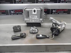 Used Set of cylinder locks (complete) Hyundai Santa Fe II (CM) 2.2 CRDi 16V 4x2 Price on request offered by Verhoef Cars & Parts