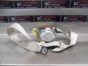 Usagé Ceinture de sécurité avant droite Toyota Avensis Wagon (T25/B1E) 2.0 16V VVT-i D4 Prix sur demande proposé par Verhoef Cars & Parts